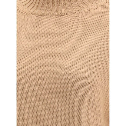 Fabiana Filippi Beige Fleece Wool Sweatshirt with ribbed turtleneck, showcasing fine craftsmanship and elegant style for autumn-winter season.