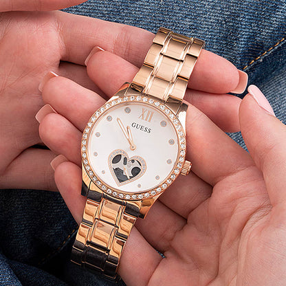 Elegant design of the GUESS Mod. GW0380L3 quartz analog ladies watch with mineral dial in a gorgeous rose gold finish.