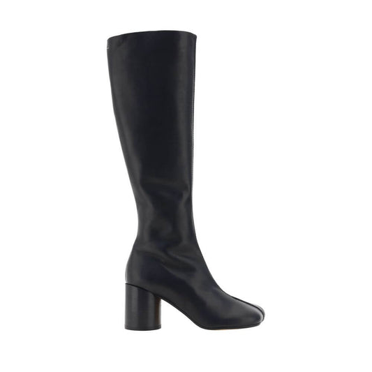 MM6 Black Calf Leather Bos Taurus Boots with iconic Tabi toe, knee-high, side zip, and cylindrical heel. AW25 fashion.