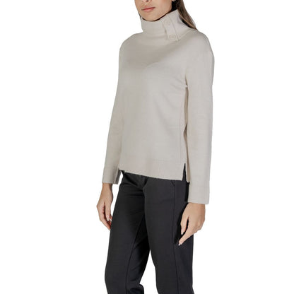 Street One Cream Viscose Turtleneck with stylish side buttons for women