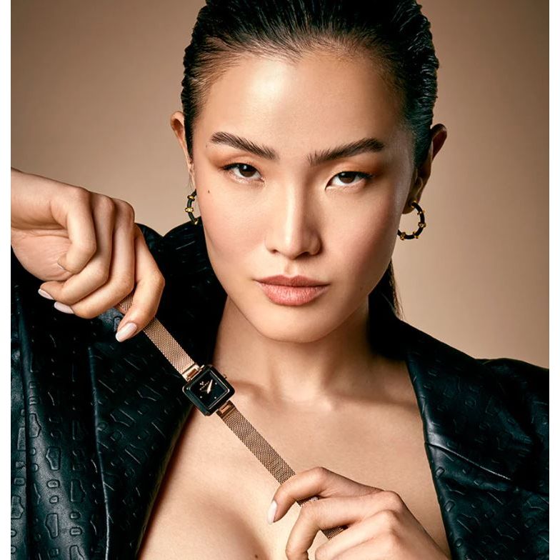 Model wearing VICEROY FASHION Mod. 14110E01010 earrings, showcasing elegant silver 925° design, packaged in official box, quartz movement.