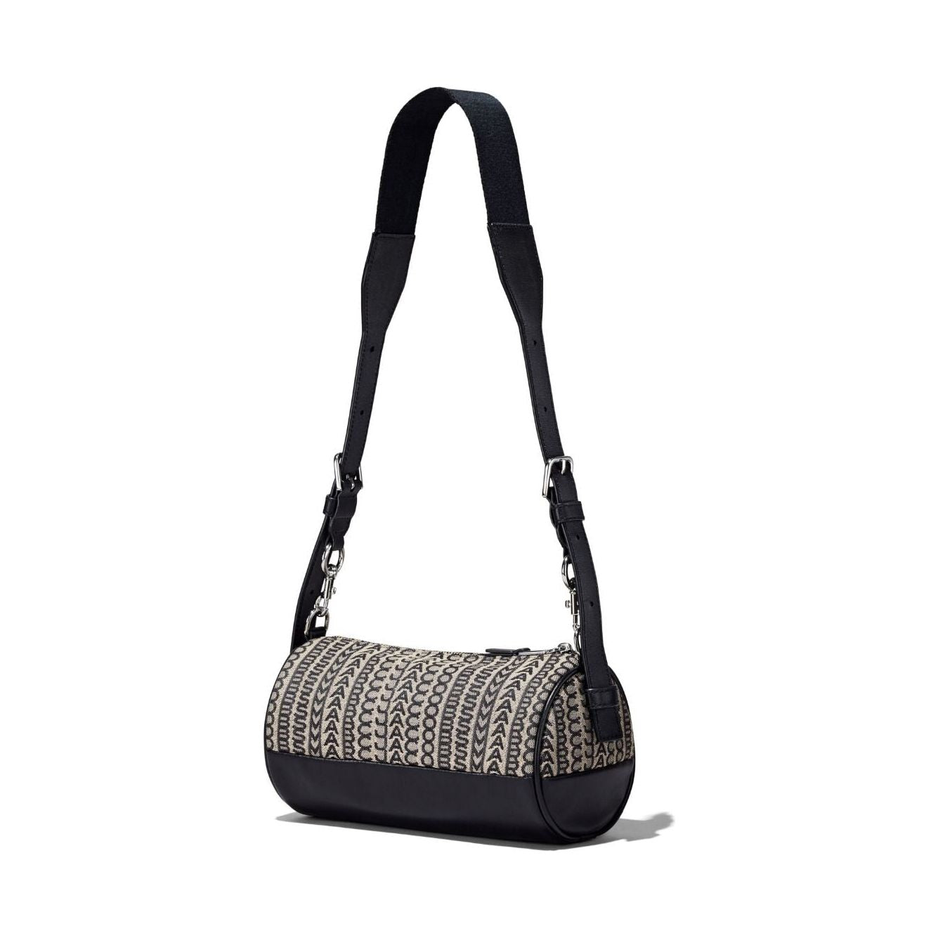 Front view with bag zipped and handles upright.
